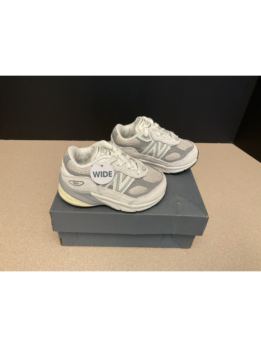 New! Toddler New Balance 990v6 Grey Lace Up Shoes. Size 3C Wide. Nice Shoes!!!